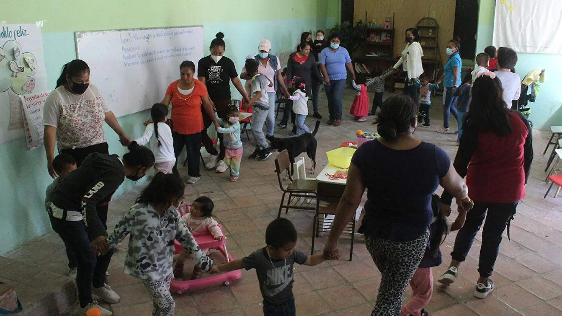 En el municipio de Cuautinchán hay un pequeño espacio en donde 15 madres hacen una reflexión colectiva de crianza